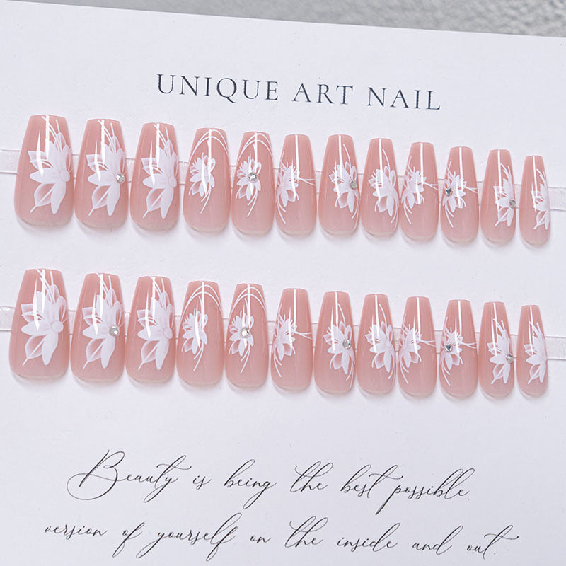 Elegant Floral Press-On Nail Art