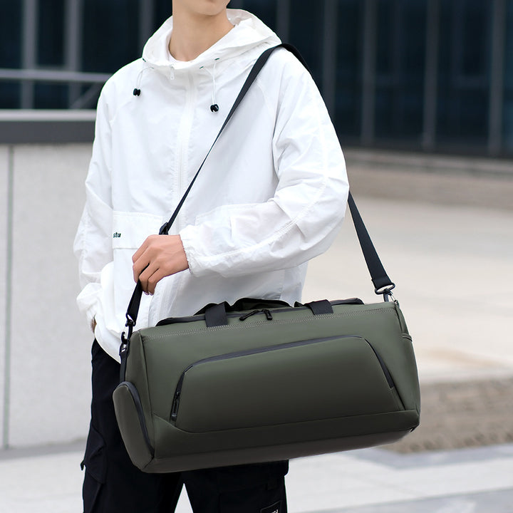 Sporty travel bag with extendable main compartment and multiple organizing pockets Kalsten