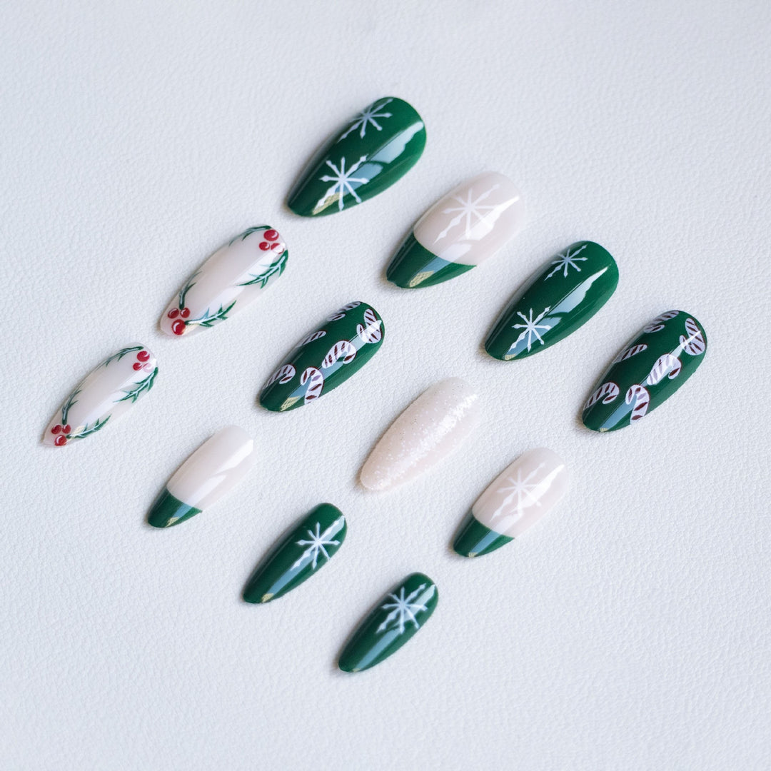 Holiday-Themed Nail Art Set  1790958181