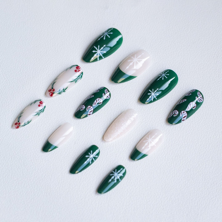 Holiday-Themed Nail Art Set  1790958181
