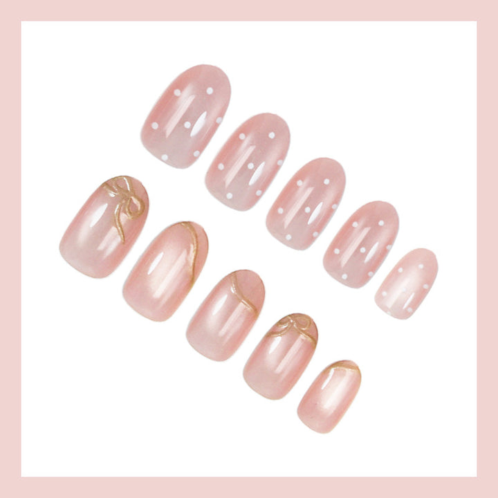 Artificial nail set with shimmering accents and elegant gold embellishments Kalsten