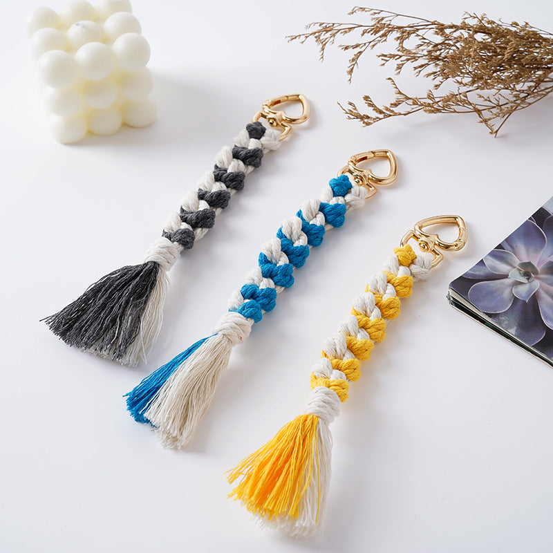 Decorative Macramé Keychain Holder Kalsten