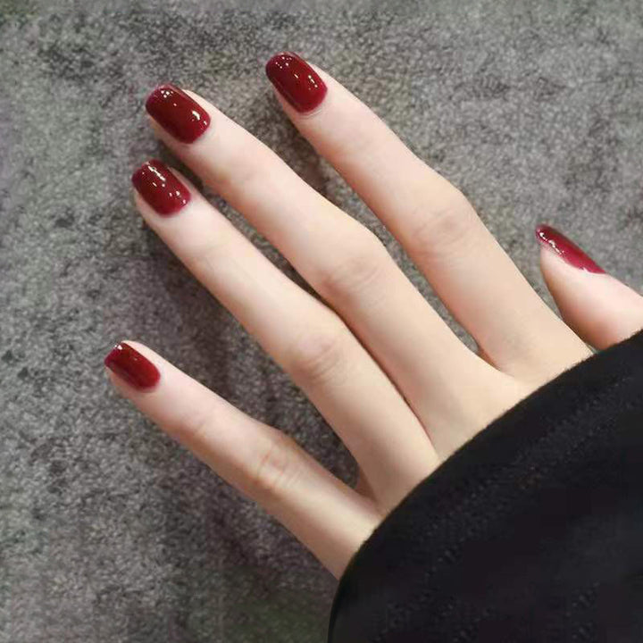 Elegant Press-On Nail Set with Natural Finish