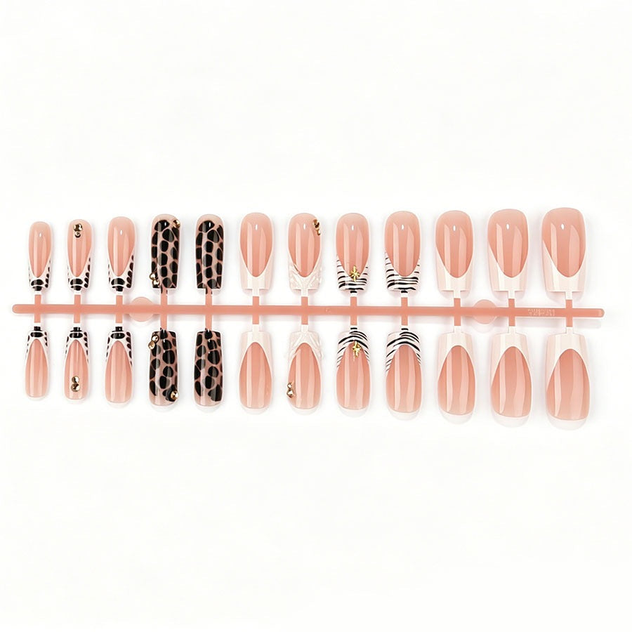 Artificial nail set with luxurious 3D details Kalsten