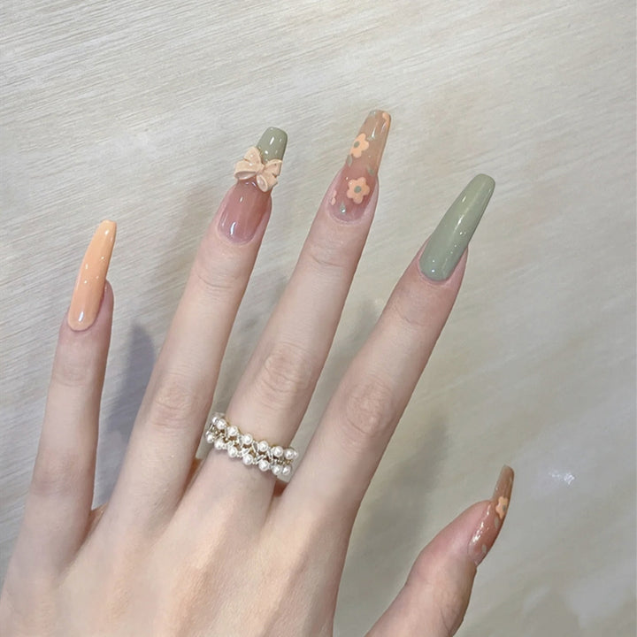 Floral Accent Press-On Nail Art
