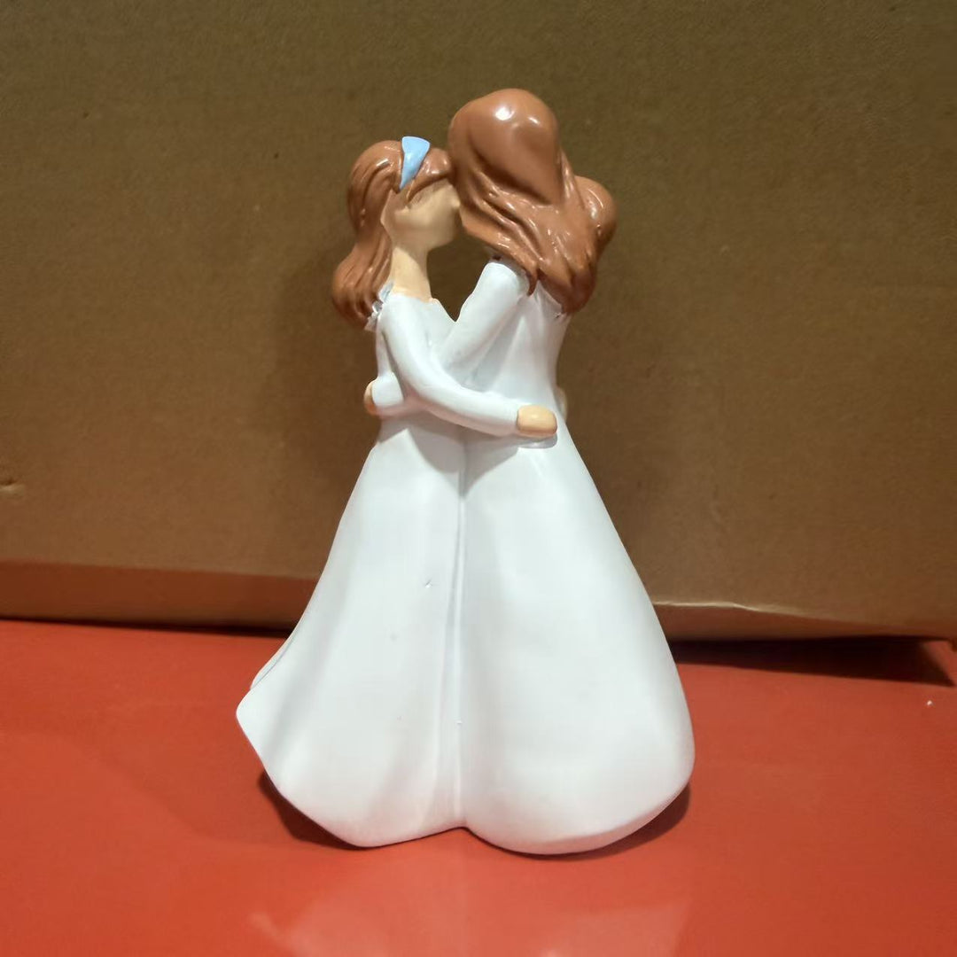 Family Bonding Figurine Kalsten