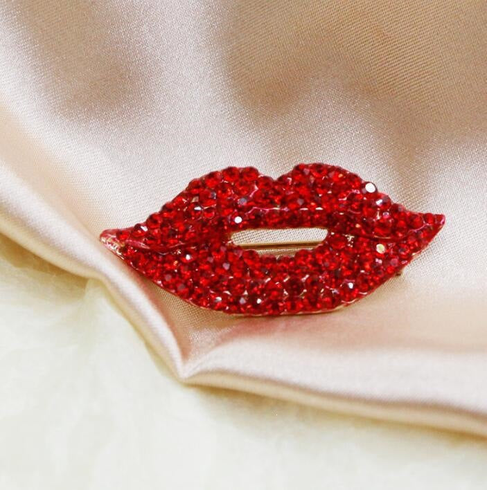 Glittering Lip Brooch Kalsten
