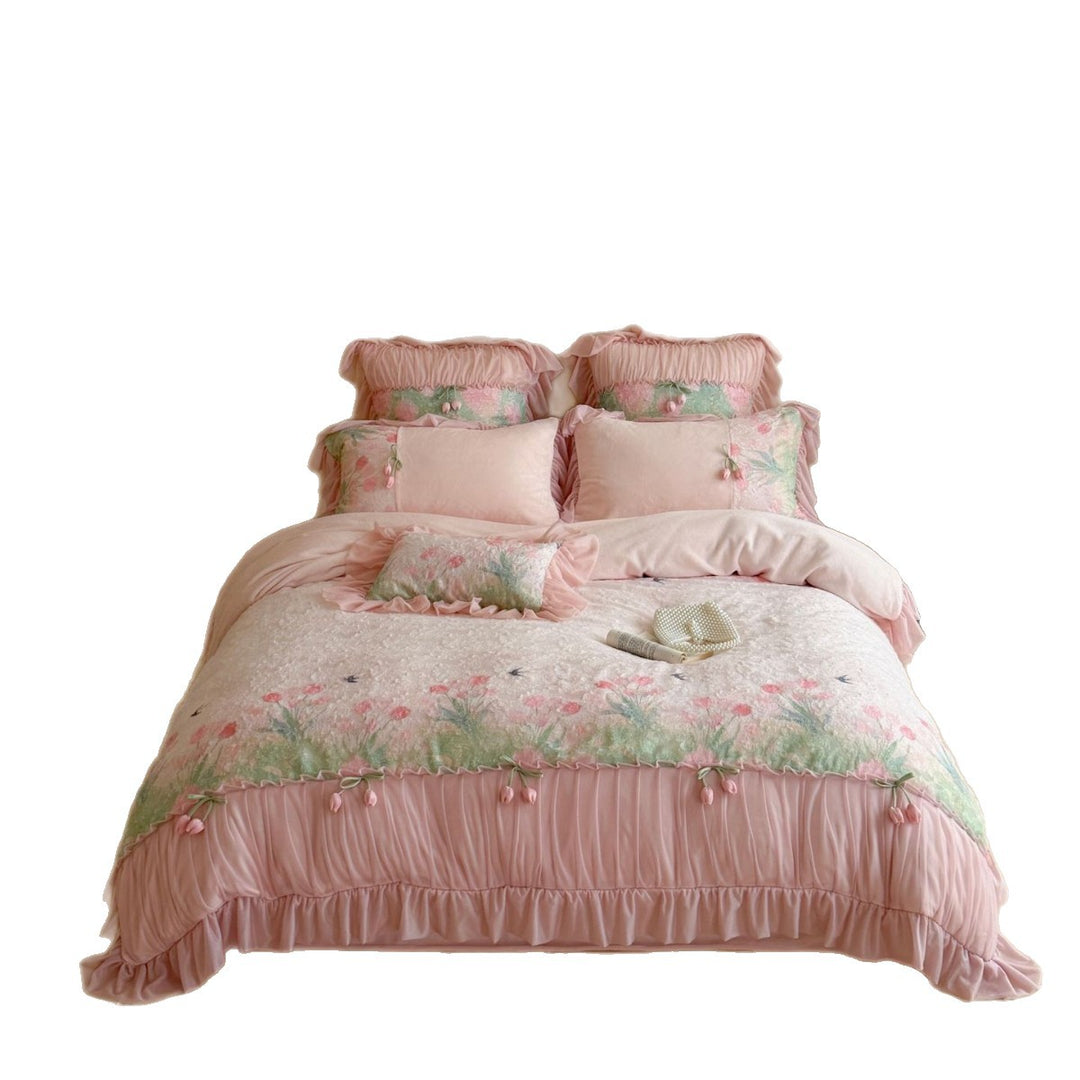 Playful shabby chic bedding set with tulip appliqués and ruffled border