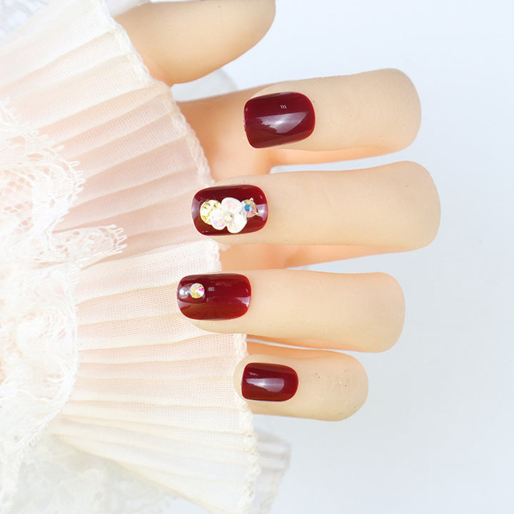 Elegant Floral Press-On Nail Set