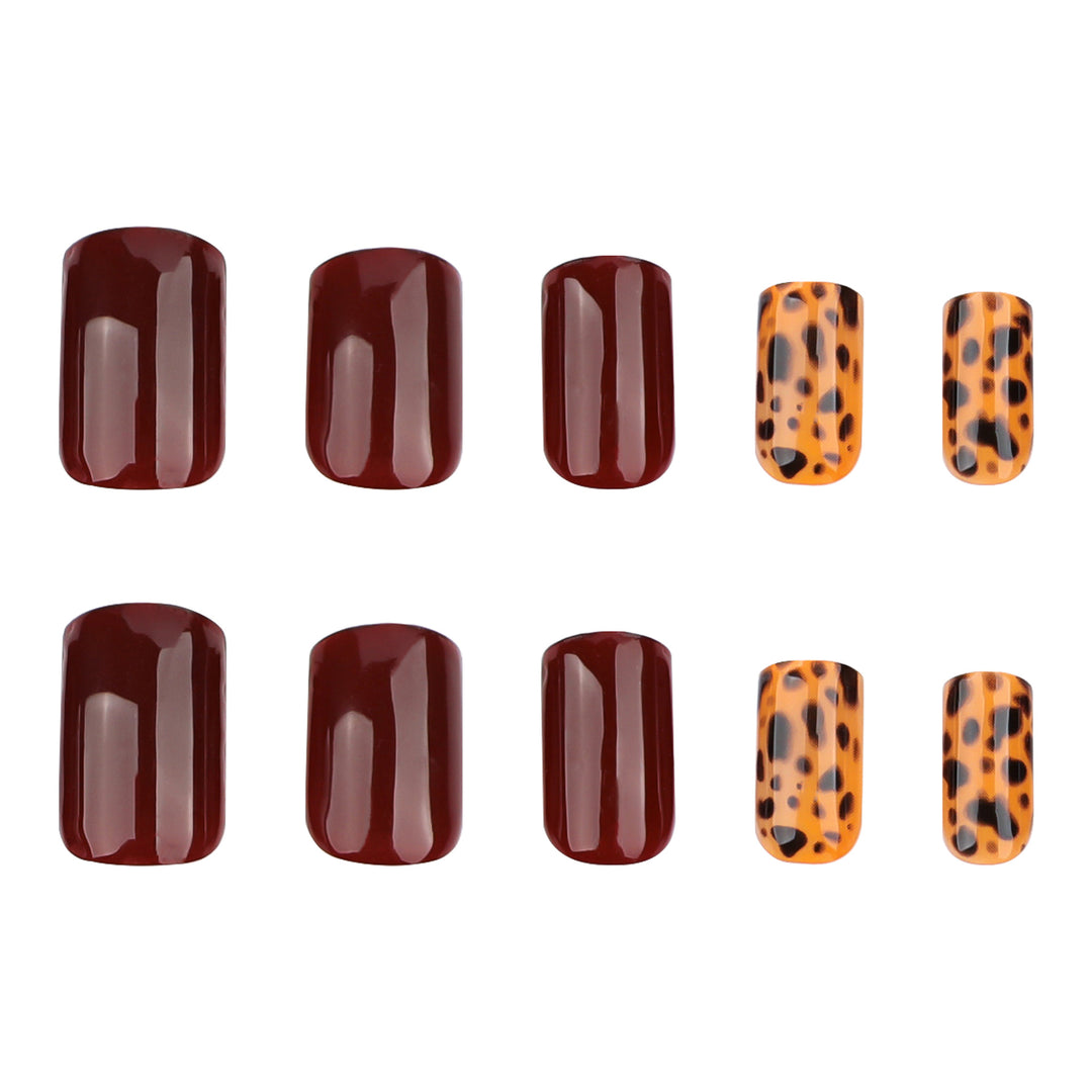 Artful nail art with animal leopard design Kalsten