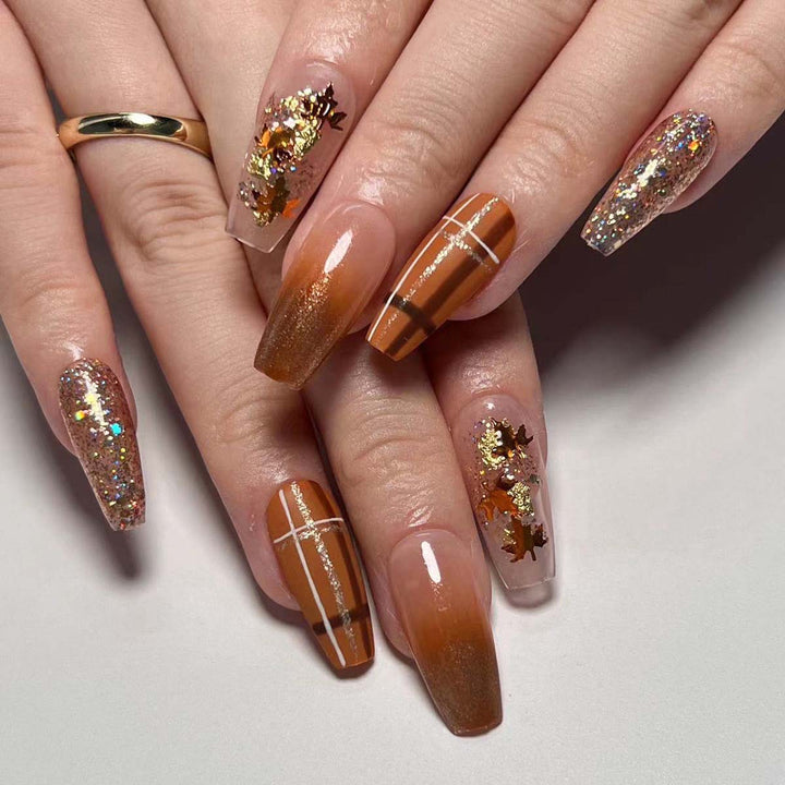 Artful nail art with sparkling accents Kalsten