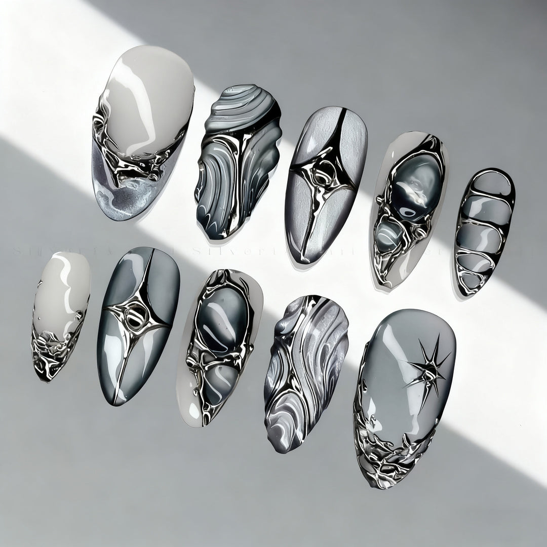 Artistic Press-On Nail Set with Metallic Accents Kalsten