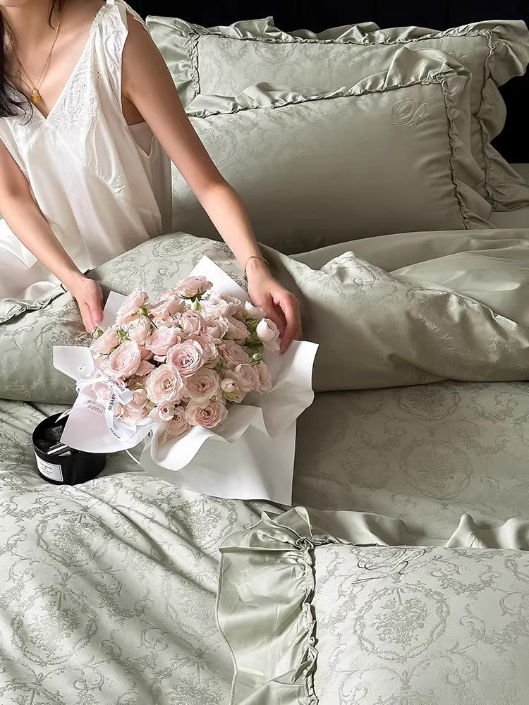 Elegant Satin-Jacquard bed linen set with fine ruffle and luxurious surface