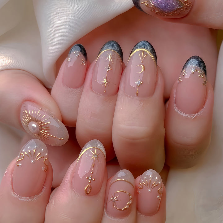Celestial-Themed Press-On Nail Art Kalsten