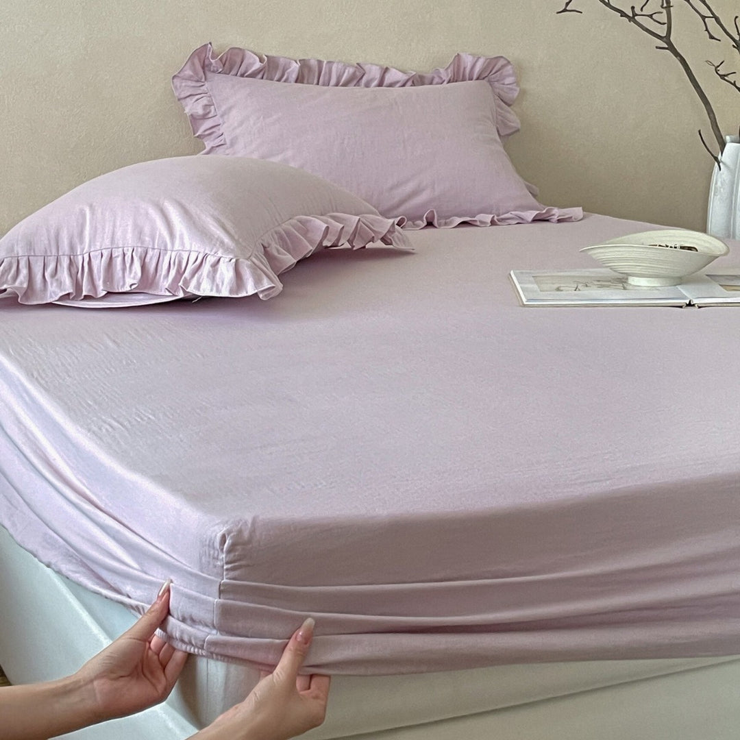 Romantic ruffled bedding set with pillowcases and fitted sheets