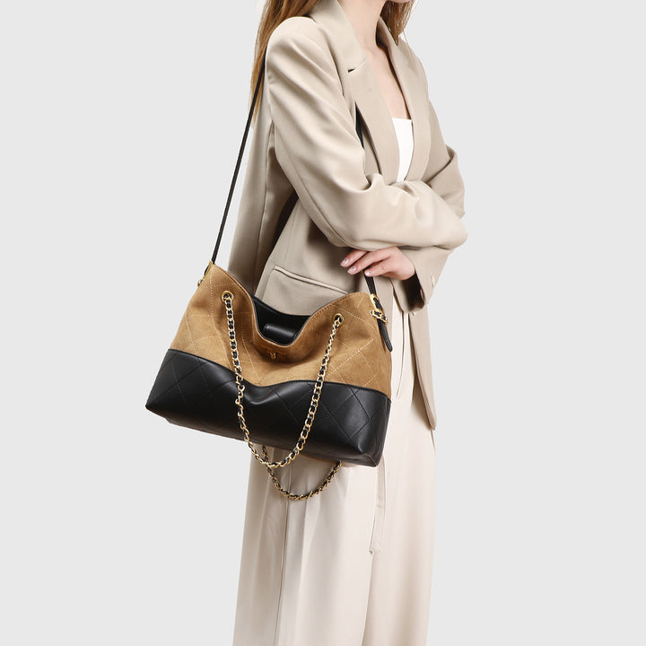 Elegant Quilted Handbag