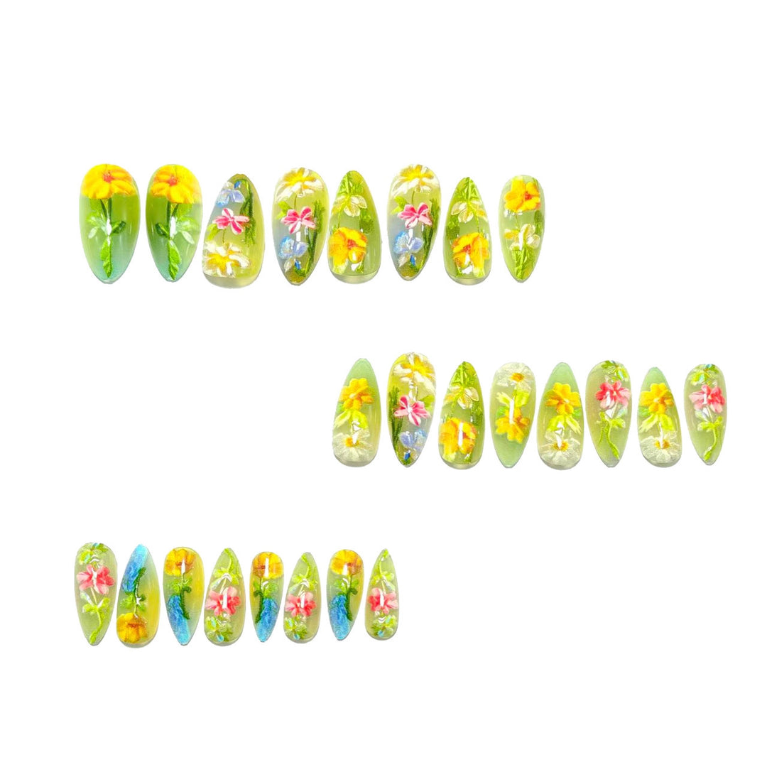 Artificial nail with cheerful floral design Kalsten