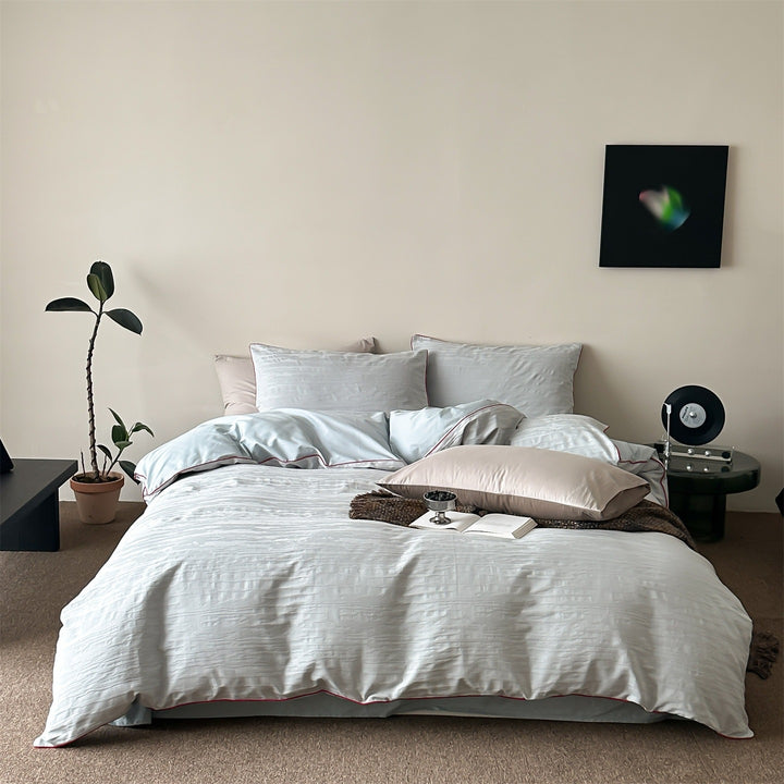 Structured cotton bedding with fine relief texture