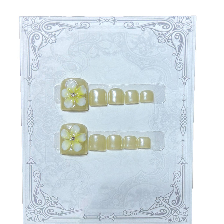 Floral-Inspired Press-On Nail Set Kalsten