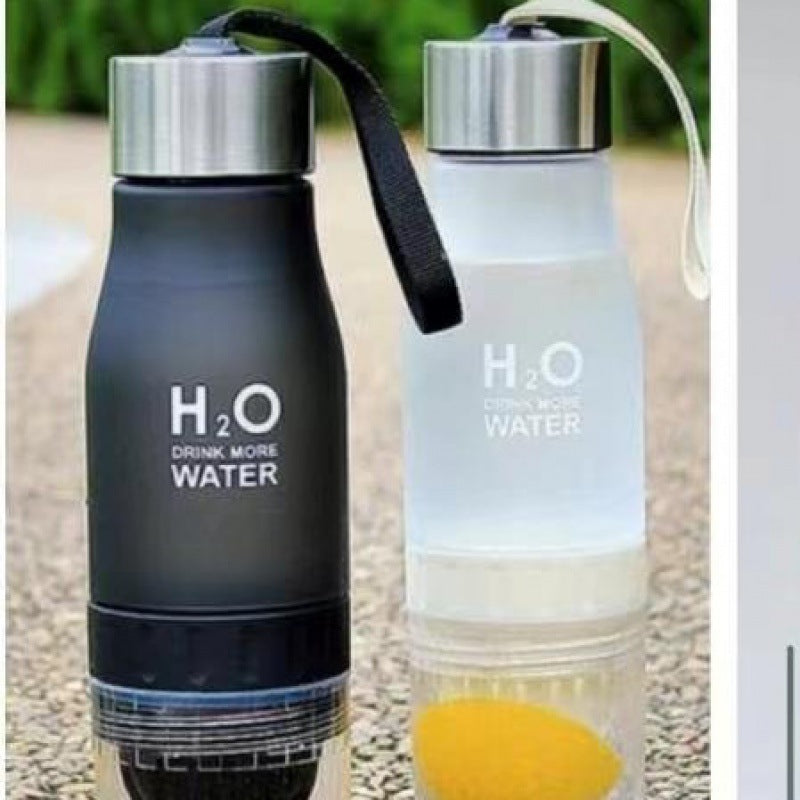 Insulated Glass Fruit Infuser Water Bottle With Silicone Sleeve And Stainless Steel Lid