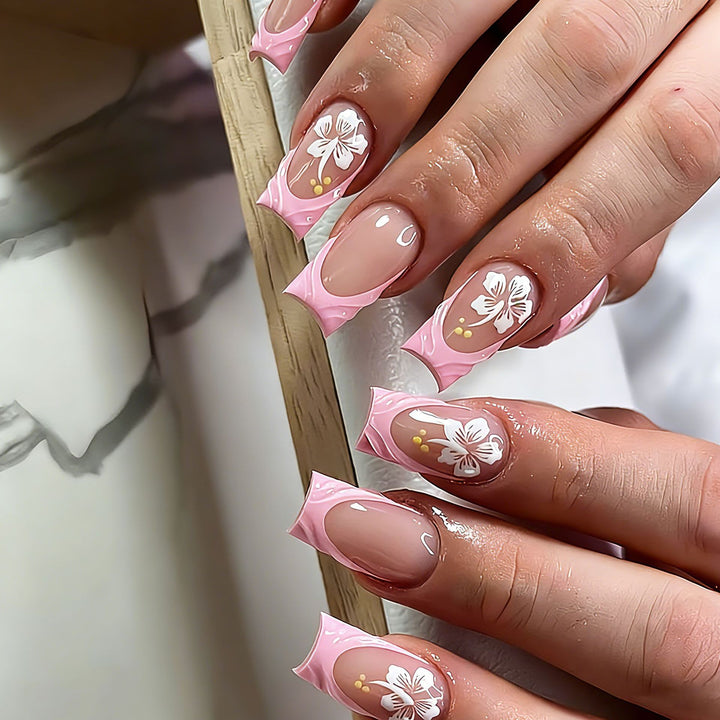 Artificial nail set with floral applications and elegant accents Kalsten