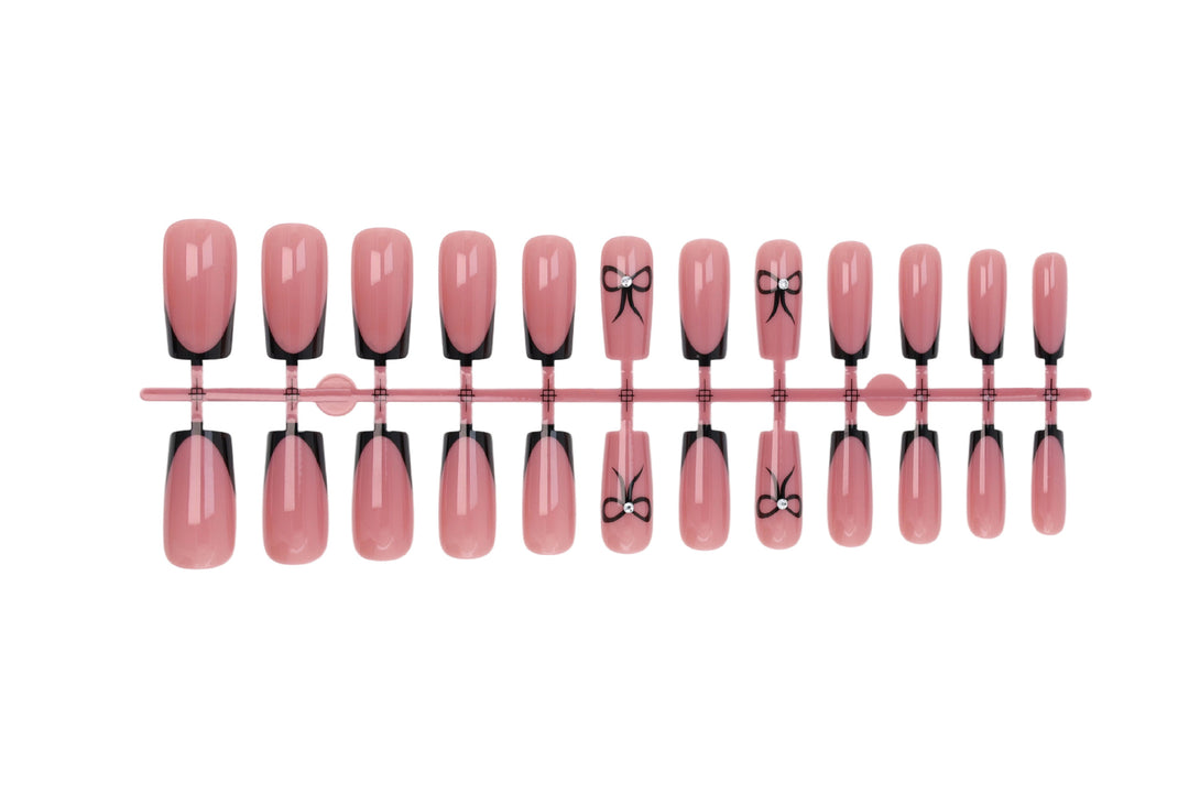 Acrylic nail set with elegant details Kalsten
