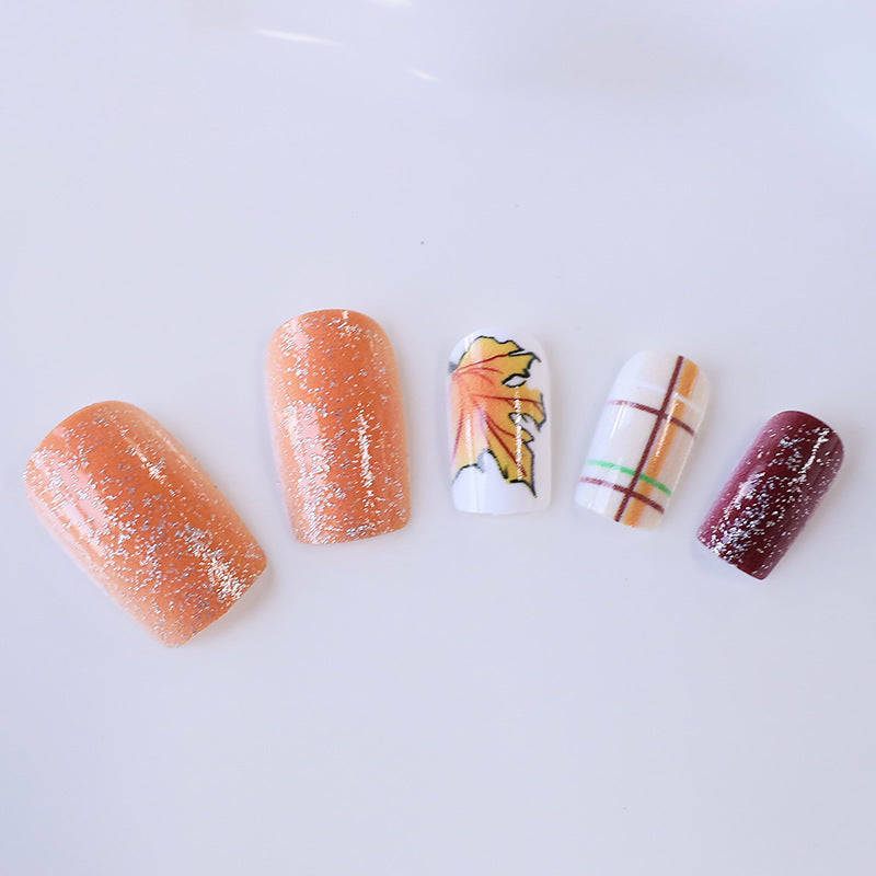 Autumn-Themed Decorative Nail Art Kalsten