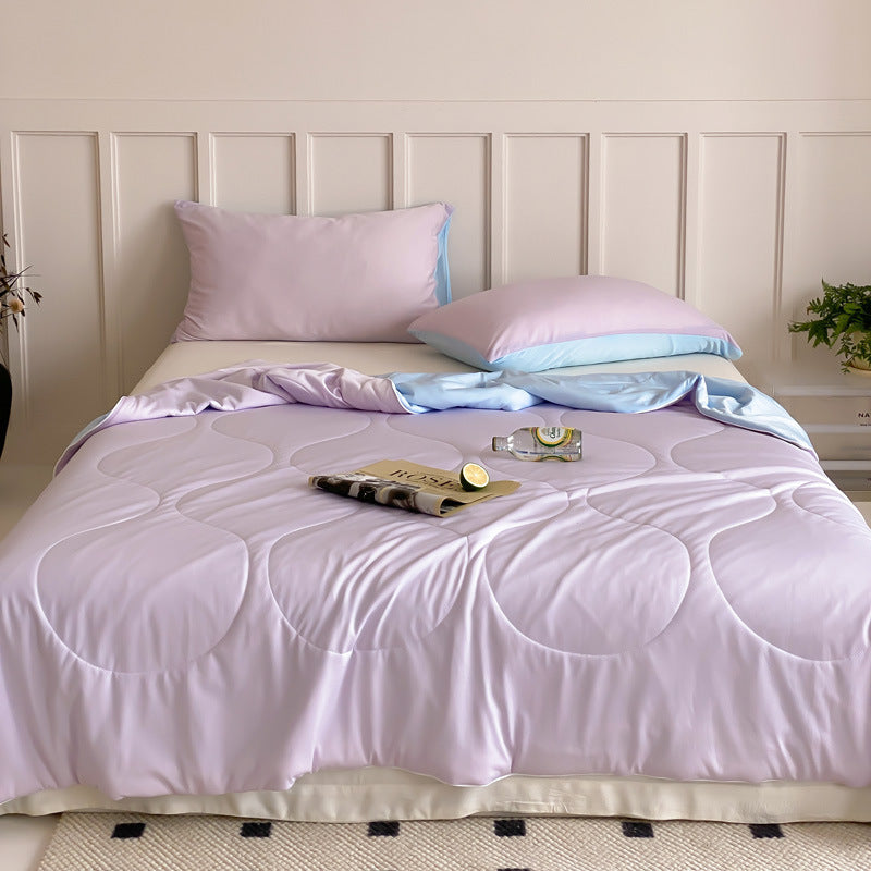 Light quilted blanket made of microfiber satin, breathable and hypoallergenic