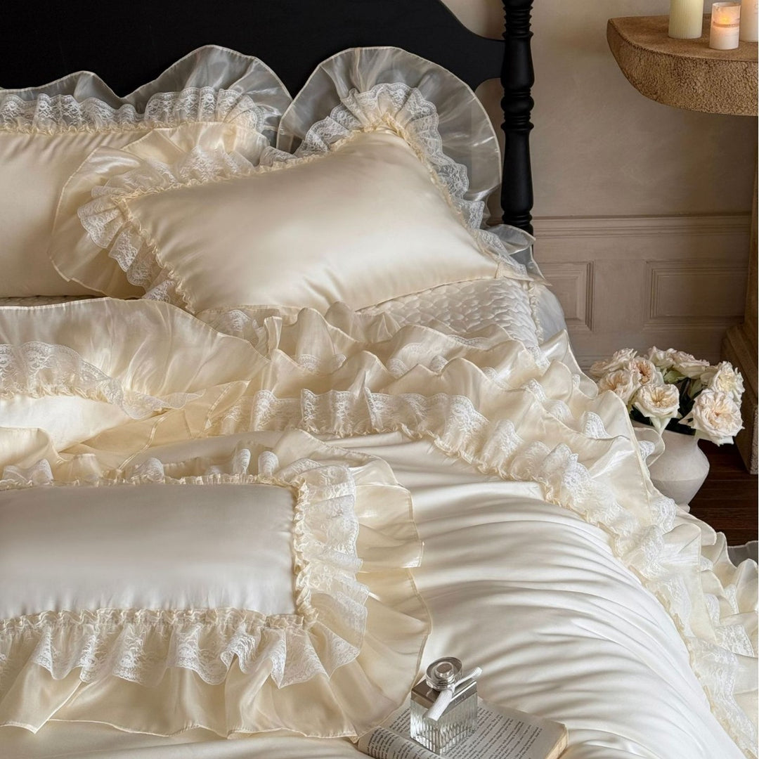 Multi-layered ruffle bedding set in vintage style