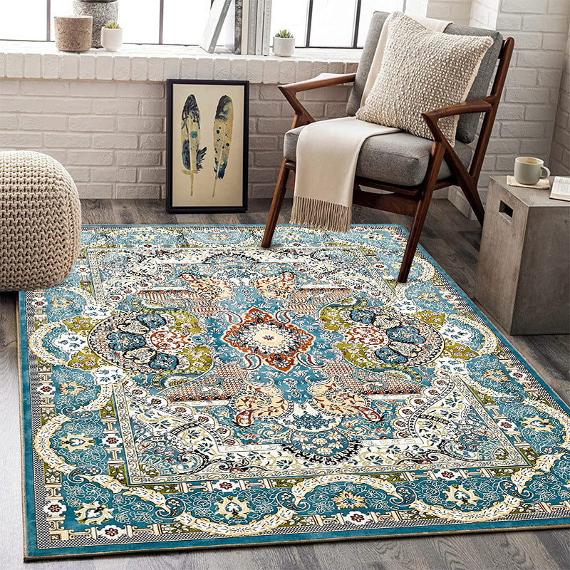 Vintage-Inspired Ornate Area Rug