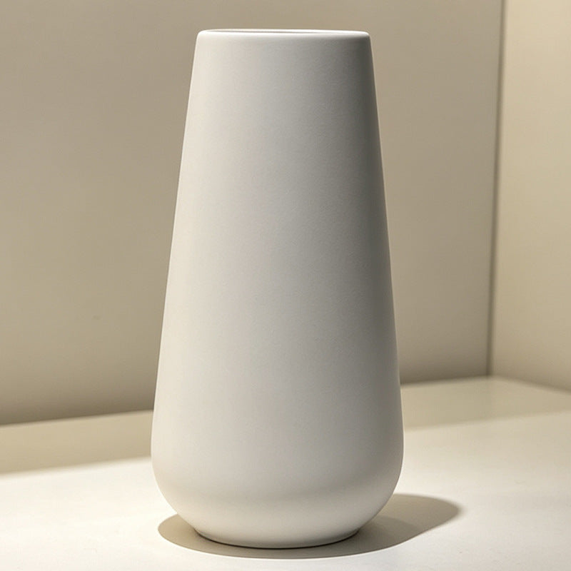 Minimalist Ceramic Decorative Vase Kalsten