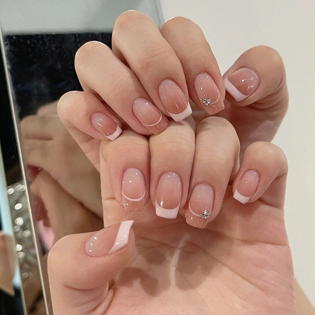 Artificial nail set with luxurious high gloss and elegant shape Kalsten