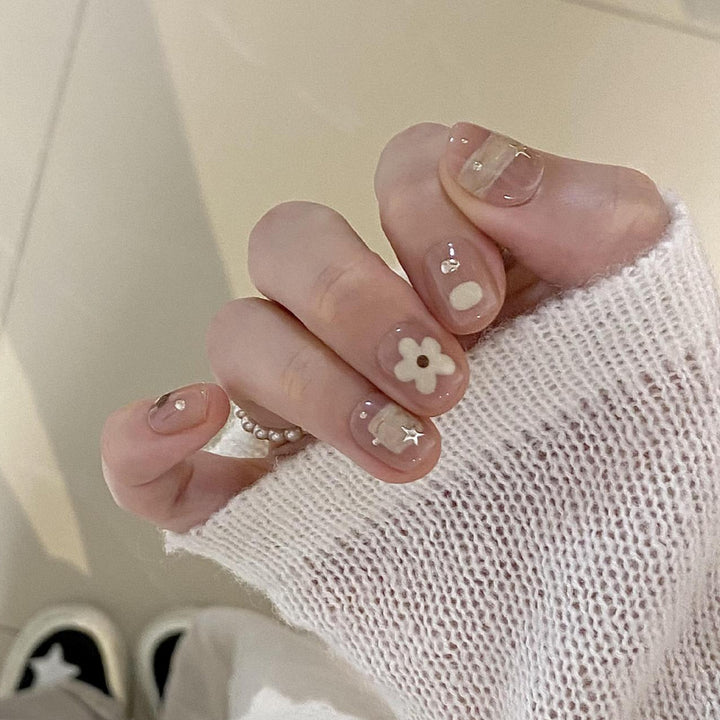 Artificial nails with elegant floral designs Kalsten