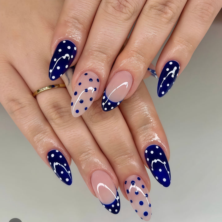 Artificial nails in modern polka dot design Kalsten