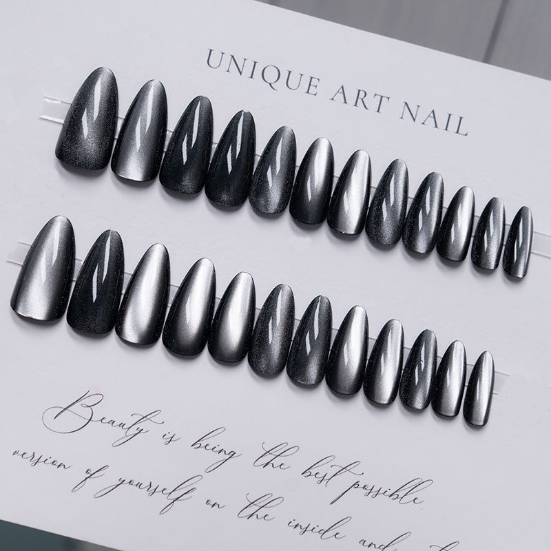 Press-On Nail Art Set with Metallic Finish