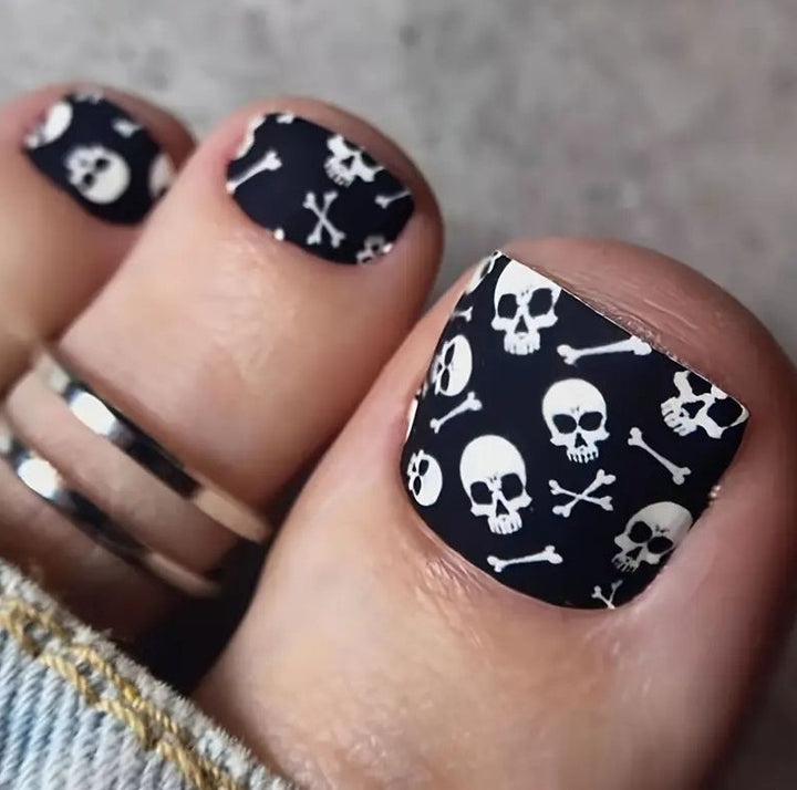 Skull Design Nail Art Kalsten