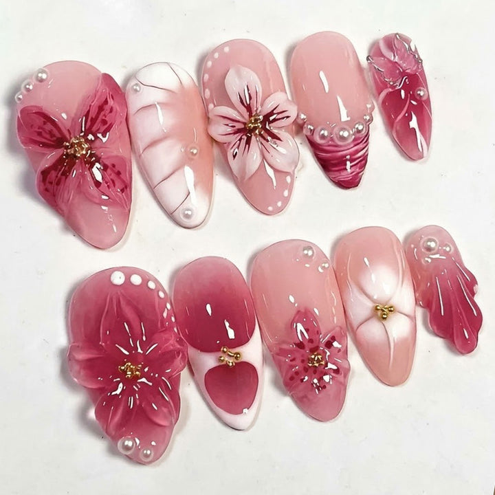 Floral Patterned Press-On Nail Art Kit
