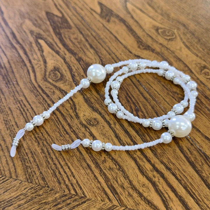 Chic Beaded Eyewear Holder Kalsten