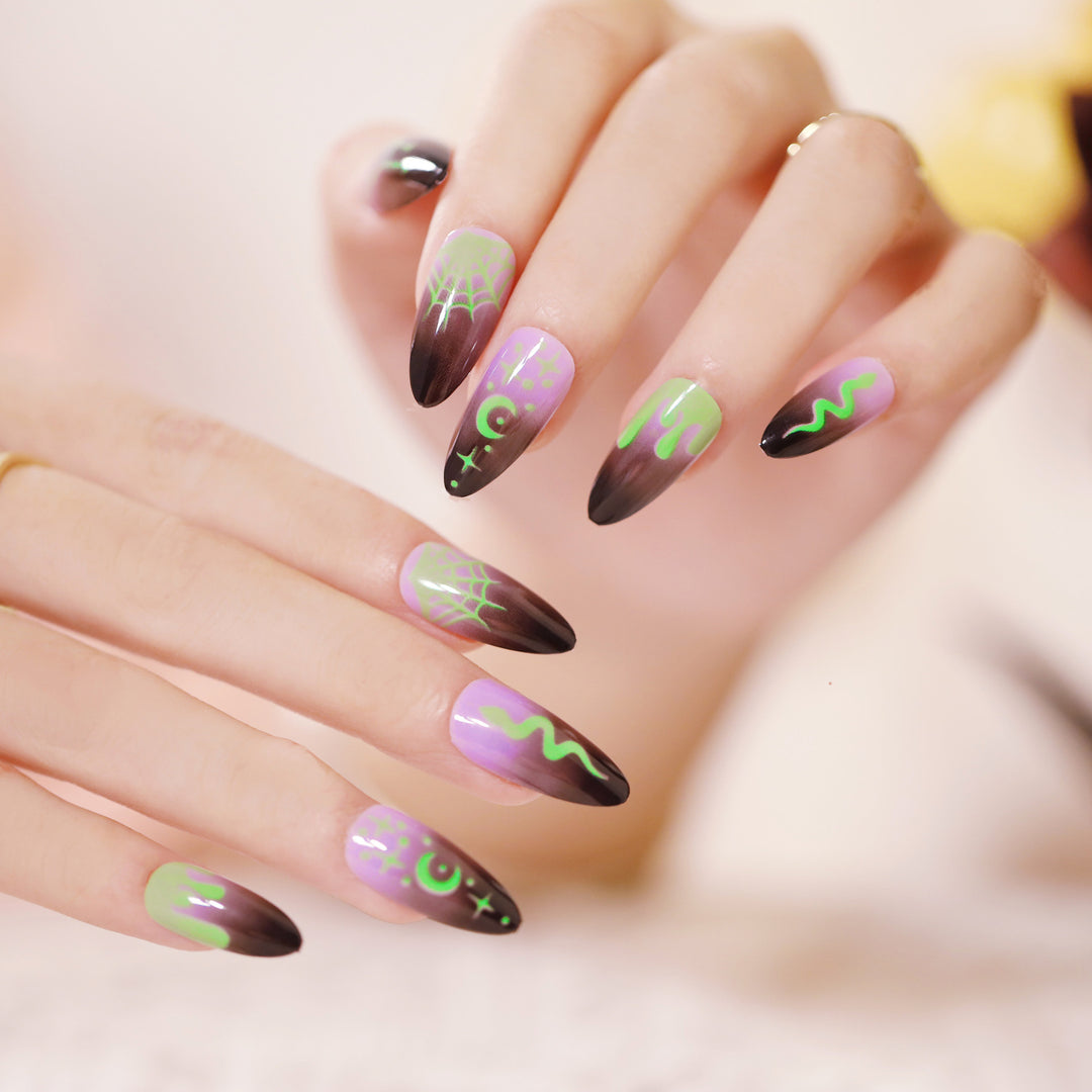 Artful Nail Art in Halloween Design Kalsten