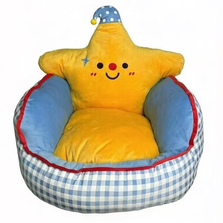 Plush children's armchair with star backrest