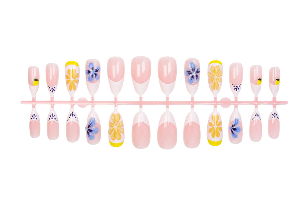 Nail art set with elegant floral and butterfly accents Kalsten