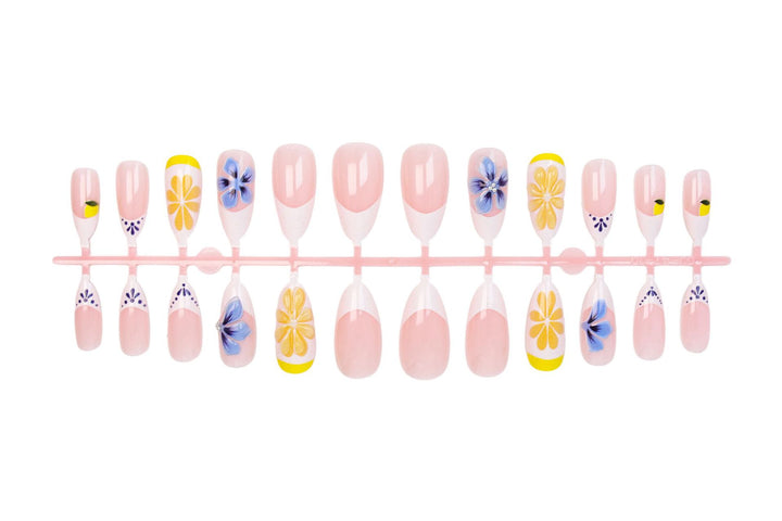 Nail art set with elegant floral and butterfly accents Kalsten