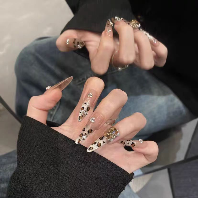 Decorative Floral Press-On Nails Kalsten