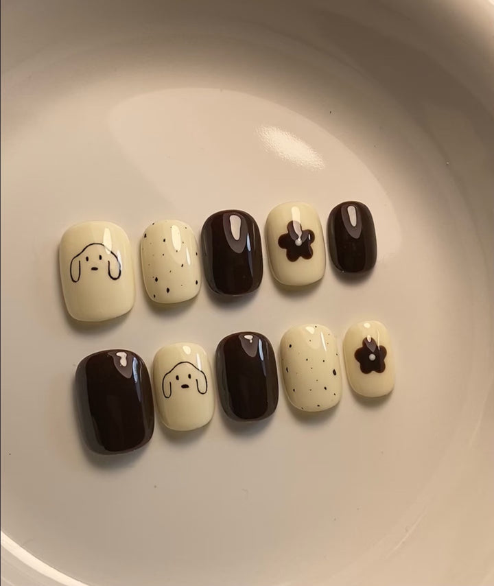 Artistic Press-On Nail Art Set with Star and Grid Designs