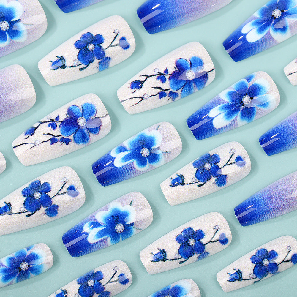 Artificial nails with floral accents Kalsten