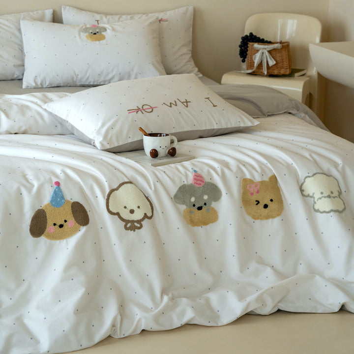Kids' bedding set with embroidered cute animal appliqués