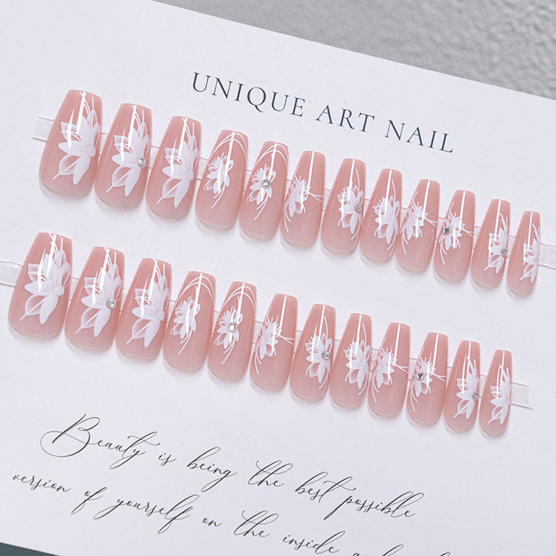 Elegant Floral Press-On Nail Art