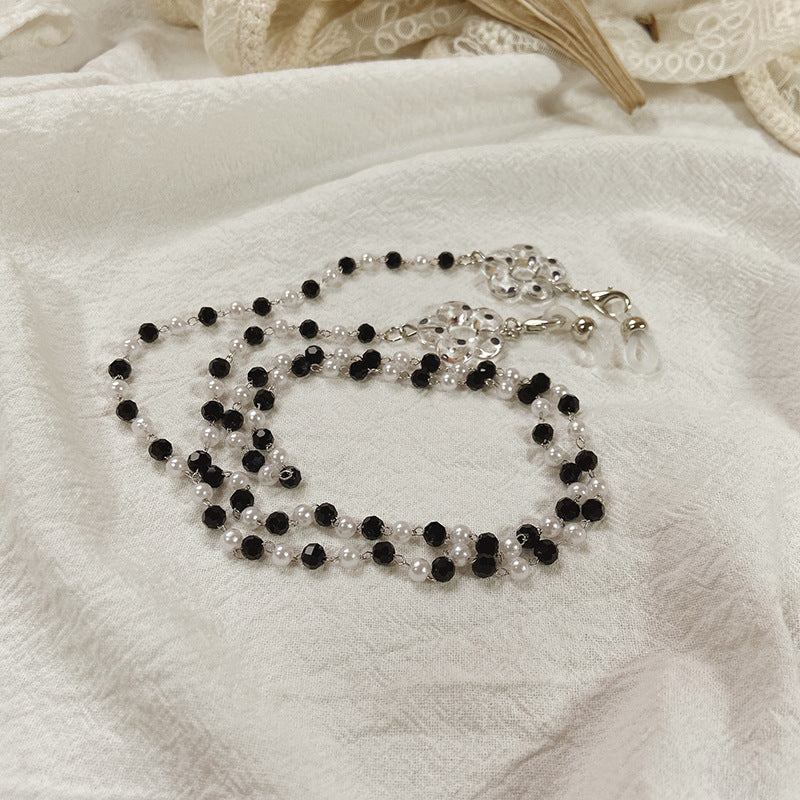 Elegant jewelry necklace with heart-shaped pendants Kalsten