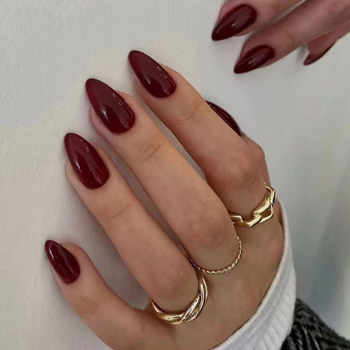 Artificial nail set with elegant pointed shapes Kalsten