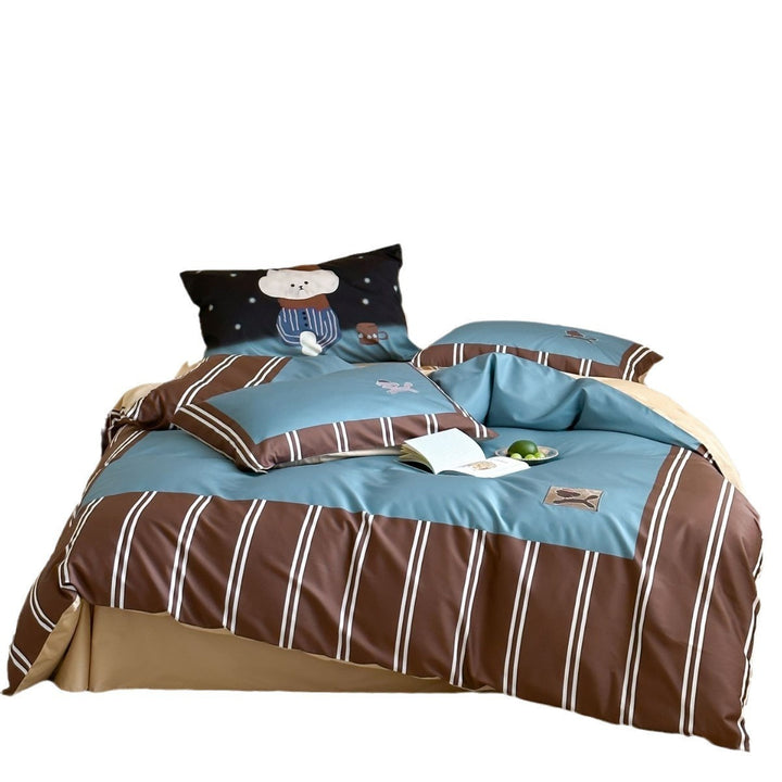 Striped cotton bedding set with playful bear motif